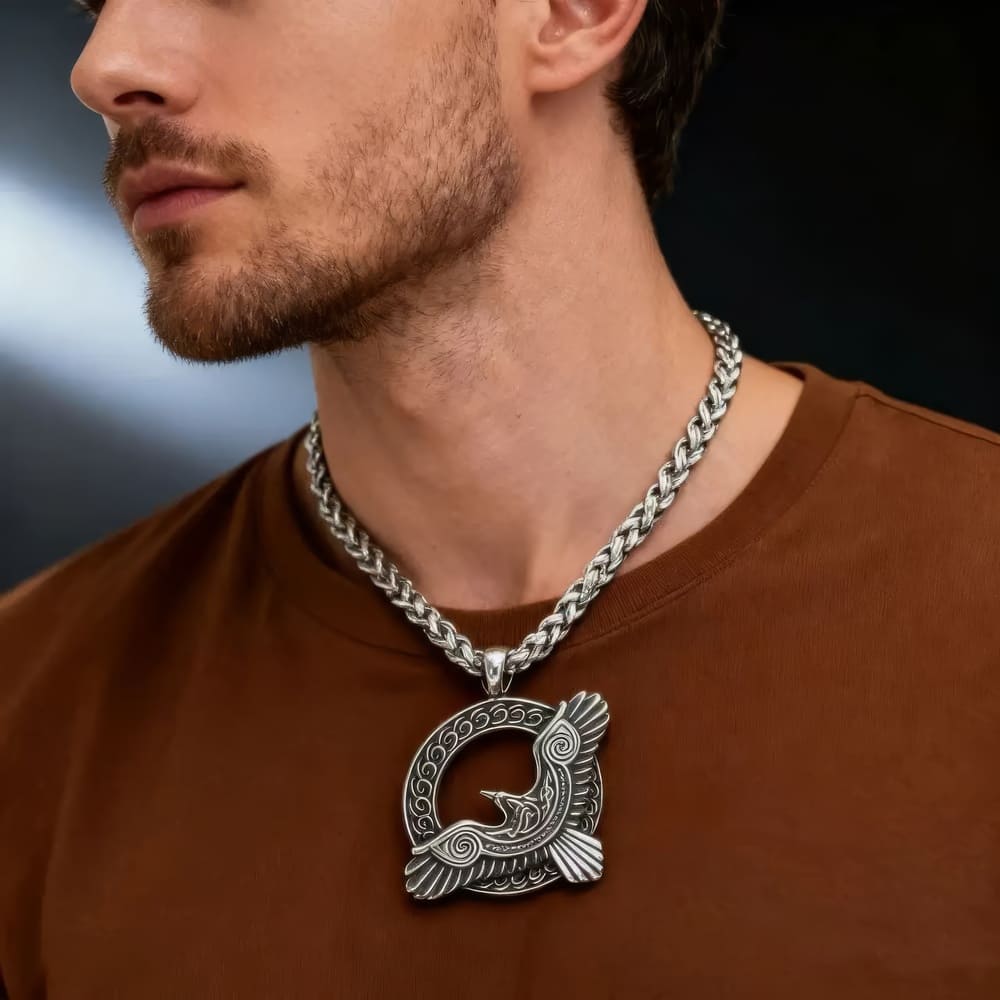 Collier Corbeau Scandinave en Forme de Cercle