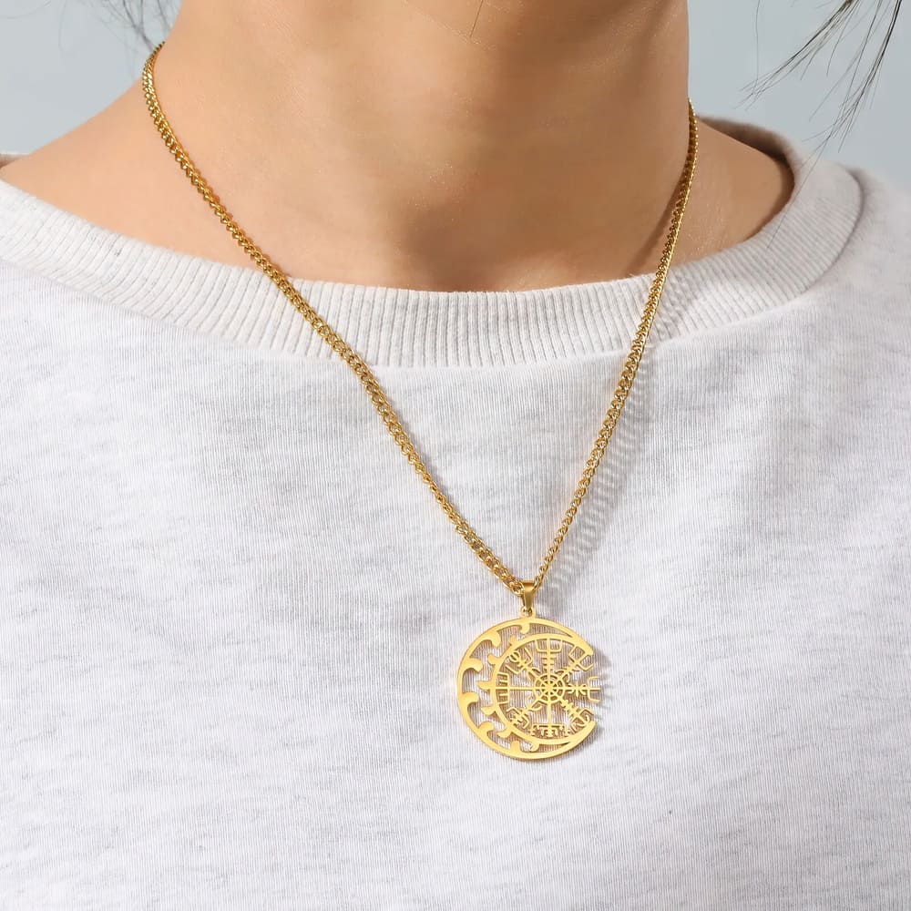 Collier Croissant de Lune et Vegvisir