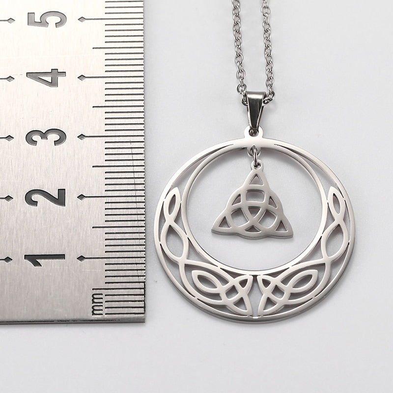 Collier Triquetra