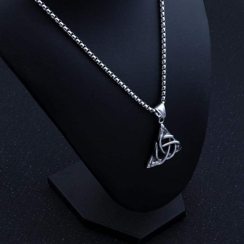Collier Triquetra