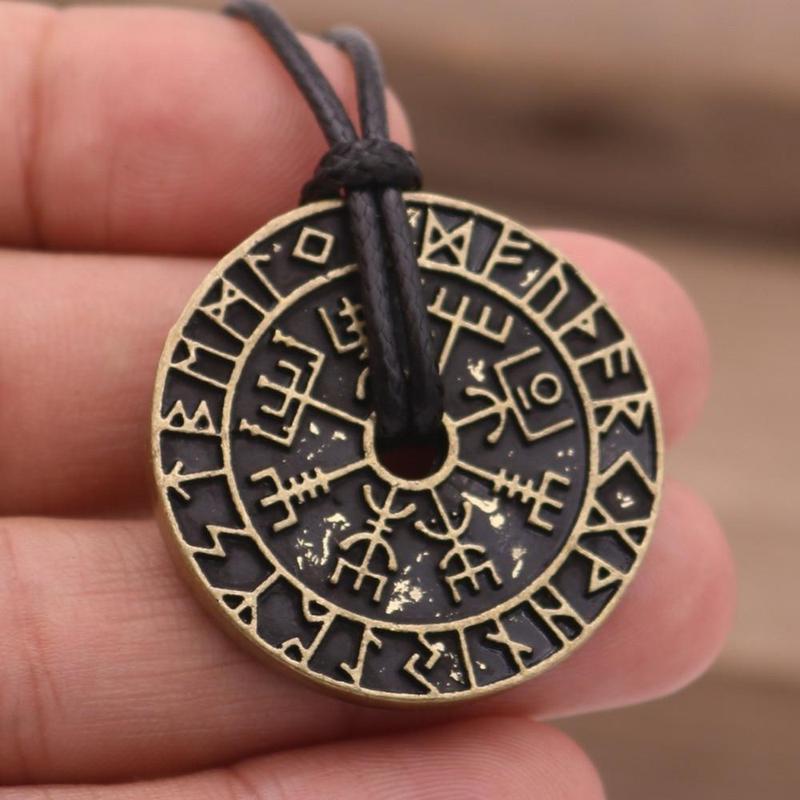 Collier Vegvisir
