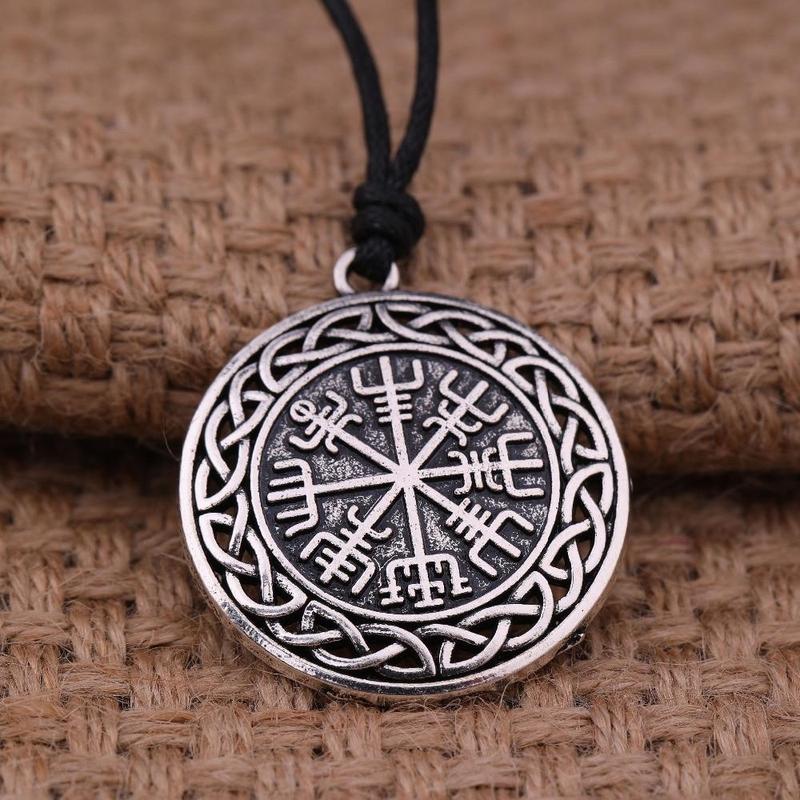 Collier Vegvisir