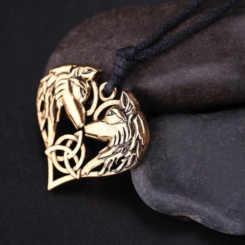 Pendentif loup bêta : bijou original & Terre des Loups Pendentif loup bêta : bijou original & Terre des Loups